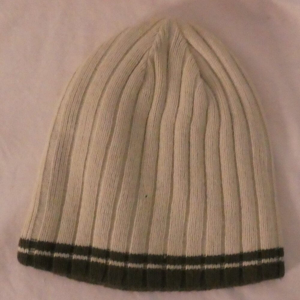 NIKE | OS - one size | Reversible Nike Logo Beanie In Neutral Tone & Olive Green - Picture 4 of 16
